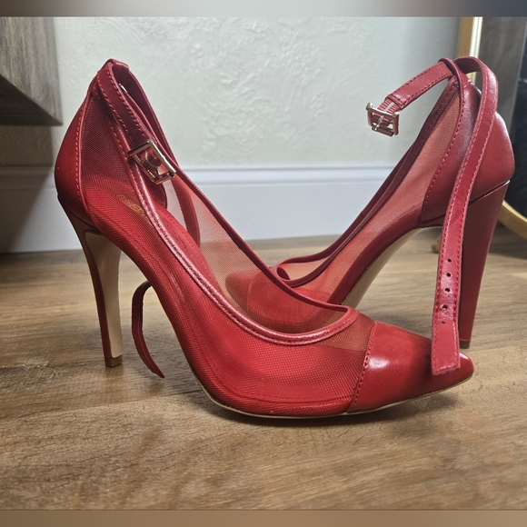 New bcbg red pumps - Picture 2 of 4